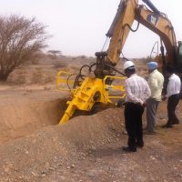 MH100-Excavator-mounted-trencher1